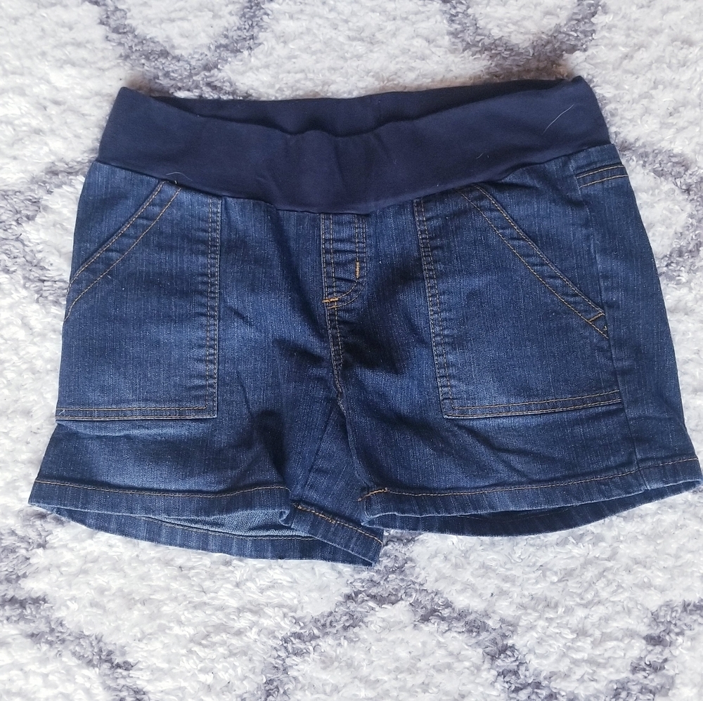 Maternity shorts
